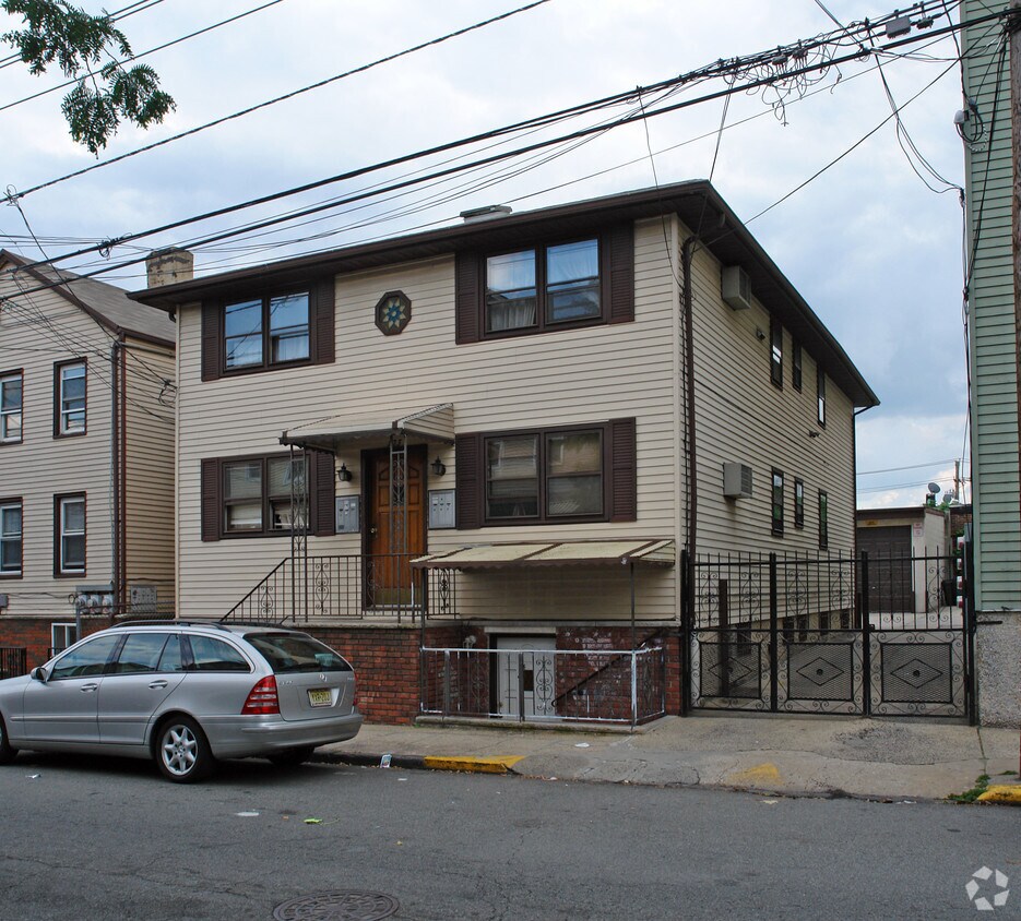 173 Oliver St, Newark, NJ 07105 173 Oliver St Newark, NJ Apartments for Rent in Newark