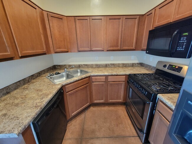 Foto del edificio - 3331 E Bermuda St