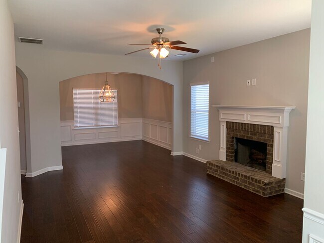 Foto del edificio - Wyndham Gates Two-Story Home in Opelika