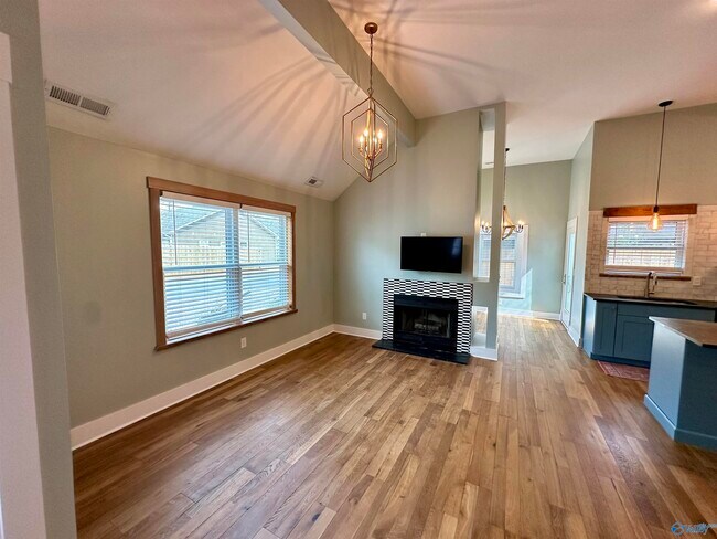 Building Photo - 107 Bridle Trace Ln