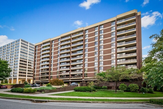 Building Photo - 4100 N Charles St