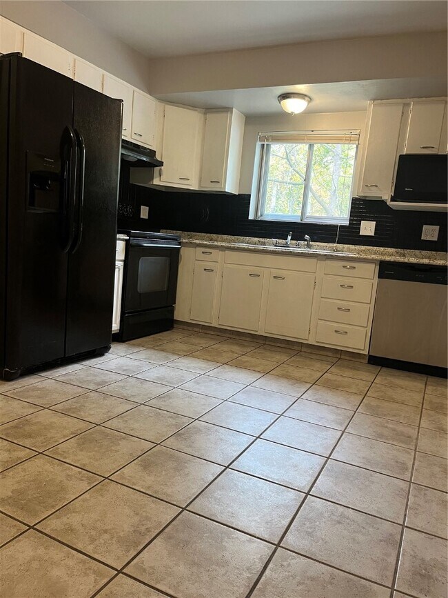 Foto del edificio - 1119 Port Diane Dr