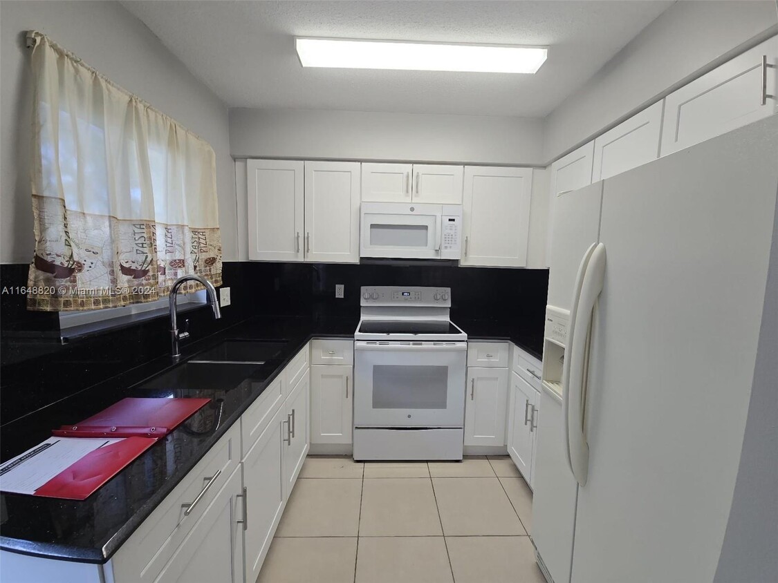 Primary Photo - 4830 SW 27th Ave