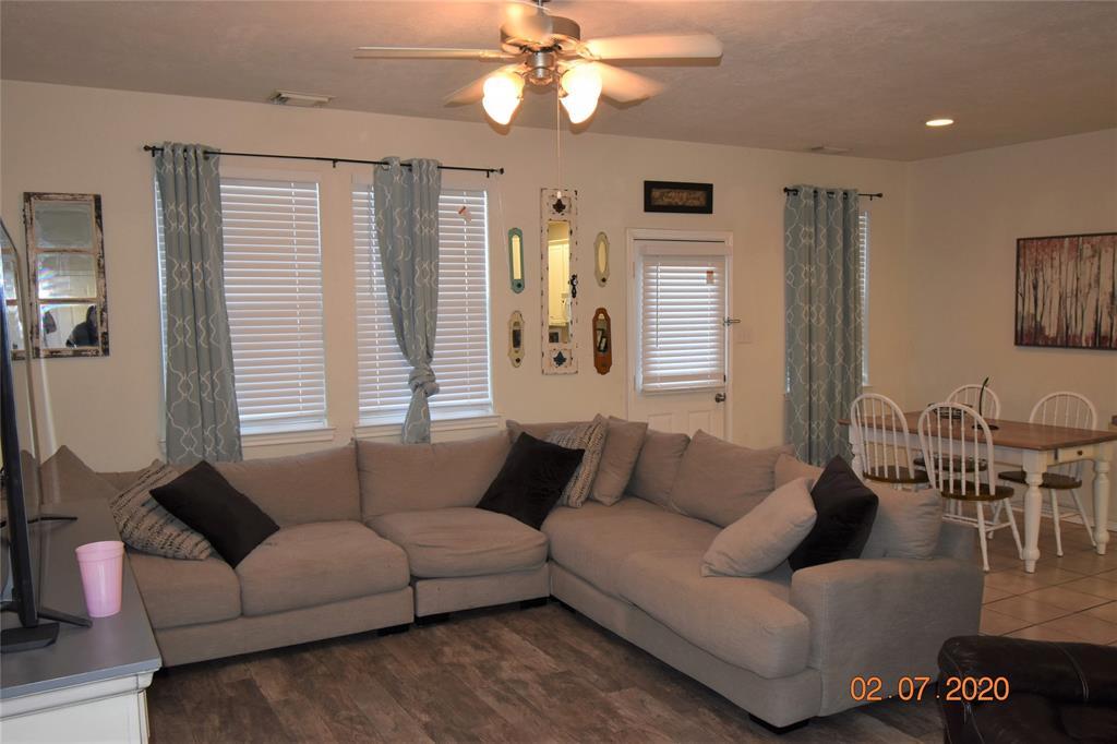 230 Drake Run Ln, Dickinson, TX 77539 Condo for Rent in Dickinson, TX