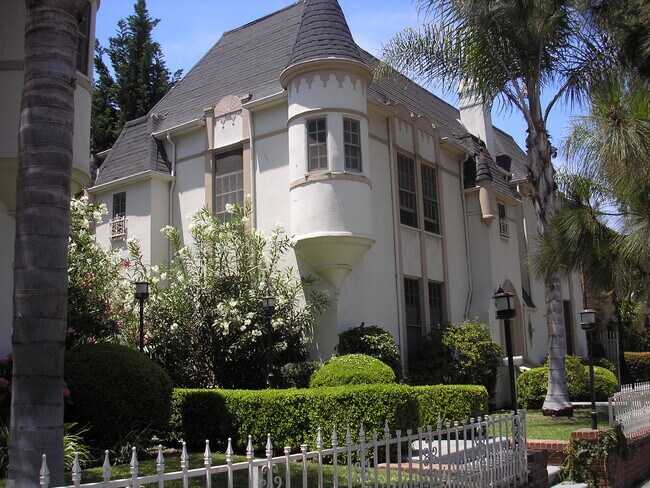 Foto del edificio - 6546 W Olympic Blvd