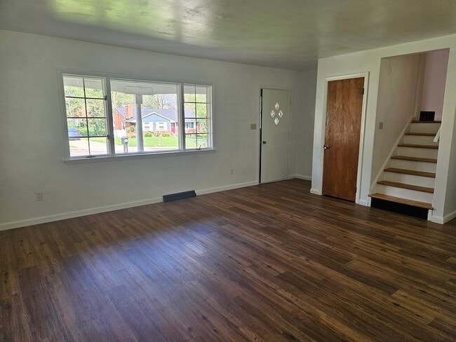 Foto del edificio - 677 Peach Tree Ln