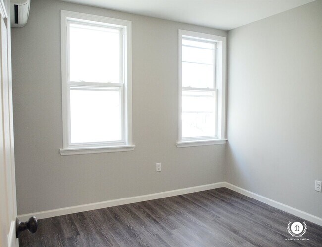 Foto del edificio - 158 Clerk St