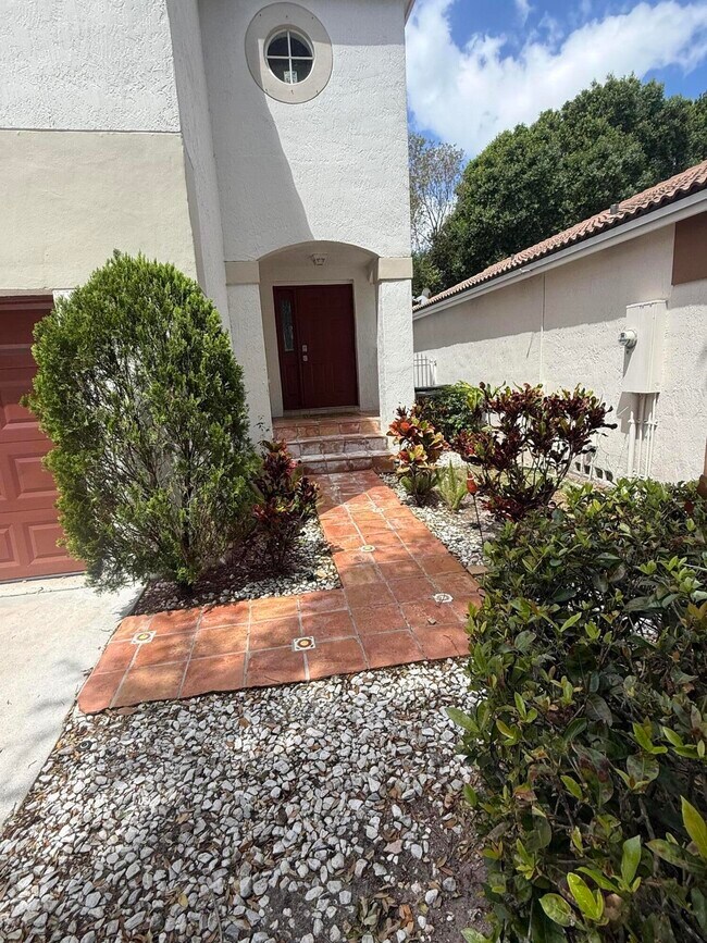 Building Photo - 5813 Eagle Cay Ln