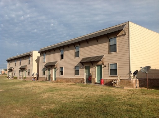 Primary Photo - 250 N Nixon Ave