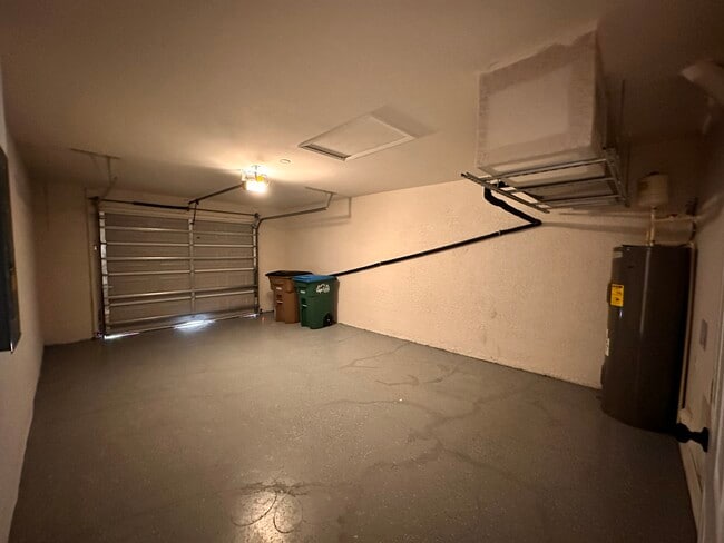 Building Photo - 551 SE 5th Ave