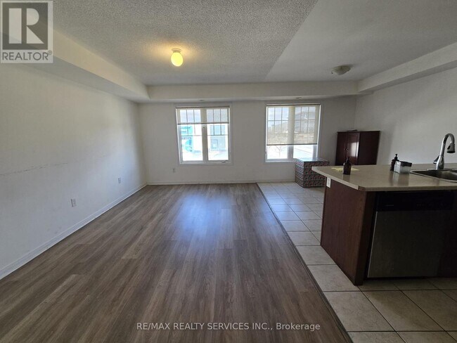 Building Photo - 43 Seachart Pl