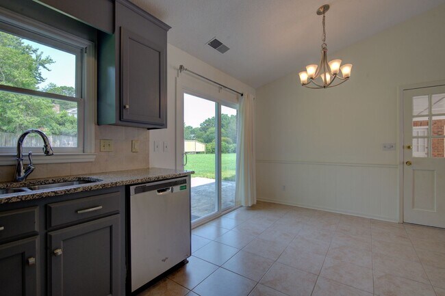 Building Photo - 5132 Rea Rd