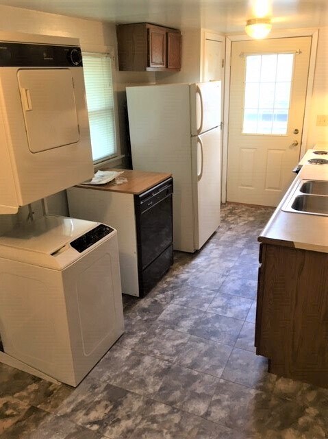 Kitchen - 1115 Brown St