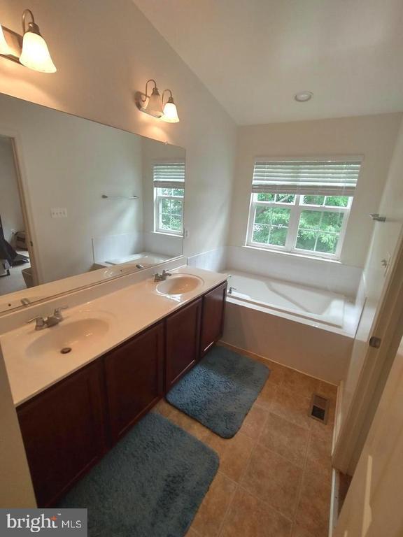 Building Photo - 22420 Dark Star Way