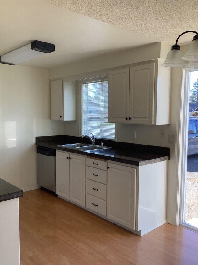 Foto del edificio - 214 S French Ave