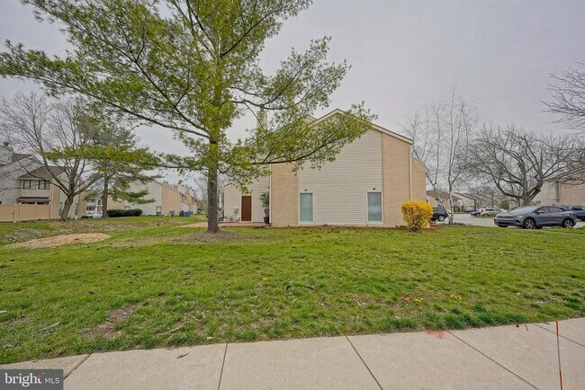 Building Photo - 25 Viburnum Ln