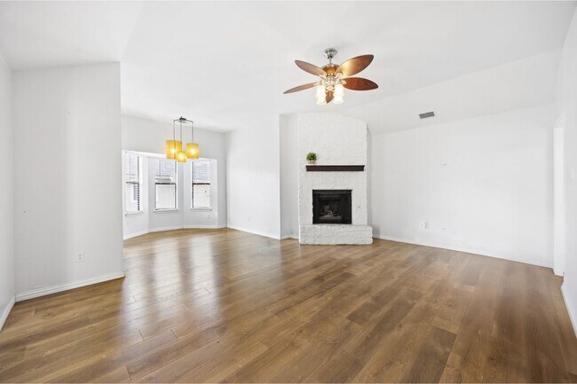 Foto del edificio - 2209 Stirrup Dr