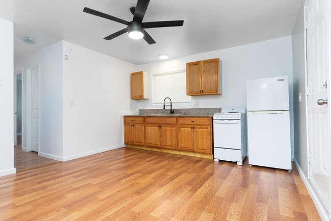 Building Photo - 2520 Fenton Pl