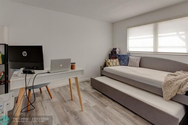 Foto del edificio - 2500 NE 16th Ave