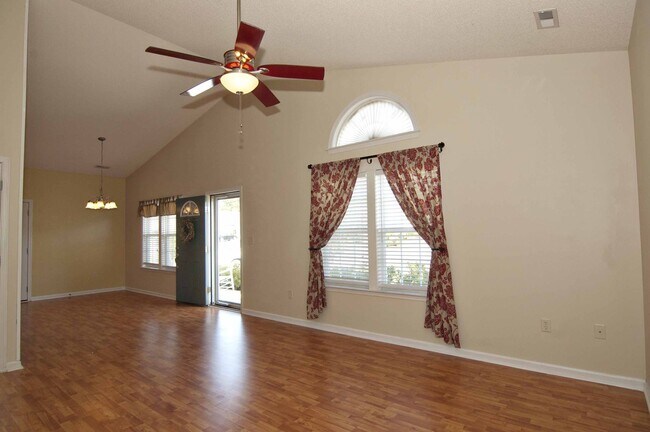 Foto del edificio - 133 North Palm