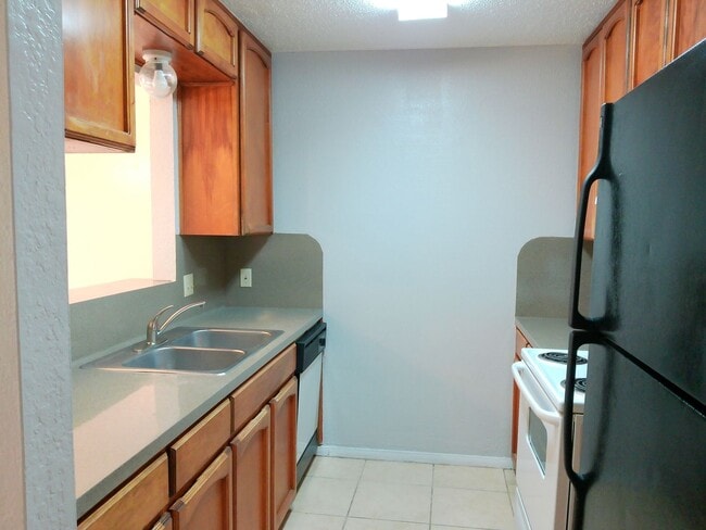 Building Photo - 7202 Mansions Dr