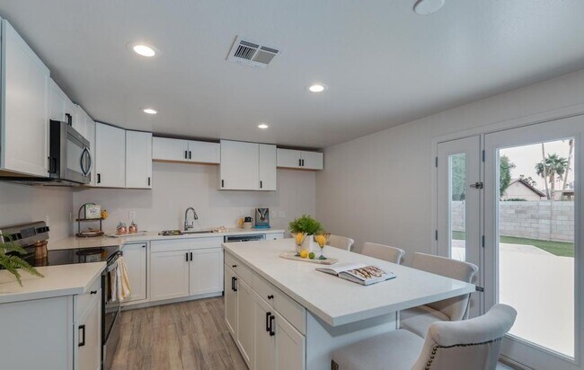 Foto del edificio - 3649 E Emile Zola Ave