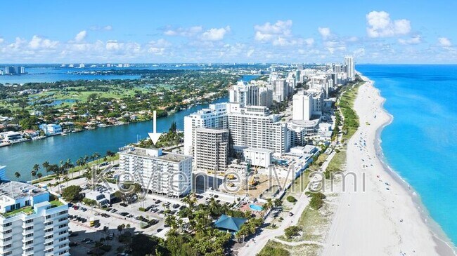 Building Photo - 5313 Collins Ave