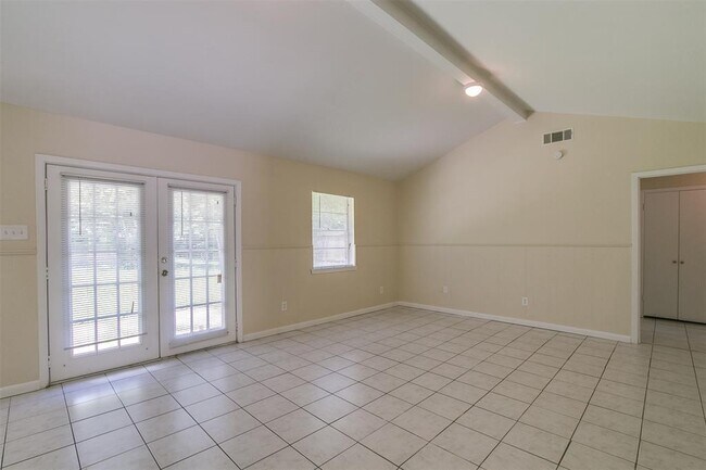 Building Photo - 5239 Selinsky Rd