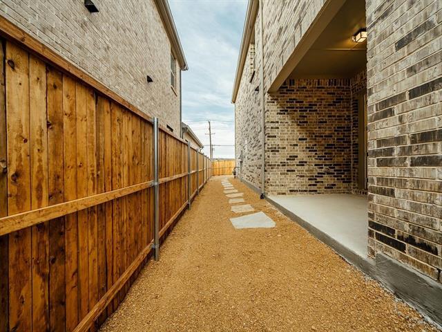 Foto del edificio - 7613 Regal Ln