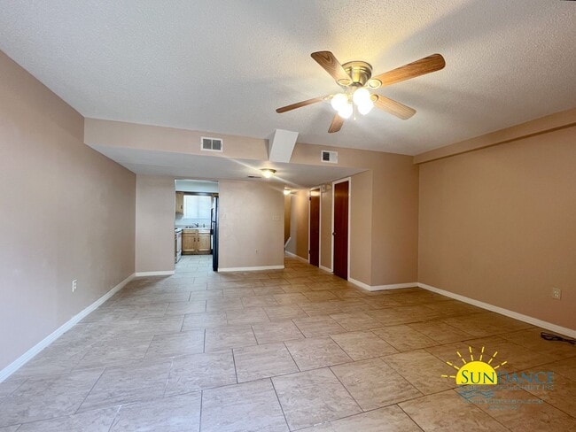 Building Photo - Charming 2 Bedroom Home in Fort Walton Bea...