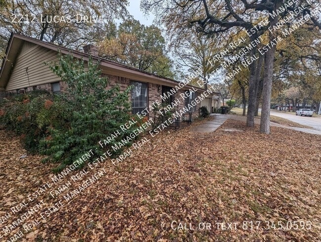 Building Photo - 2212 Lucas Dr