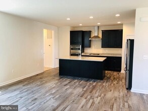 Building Photo - 336 Boxelder Dr