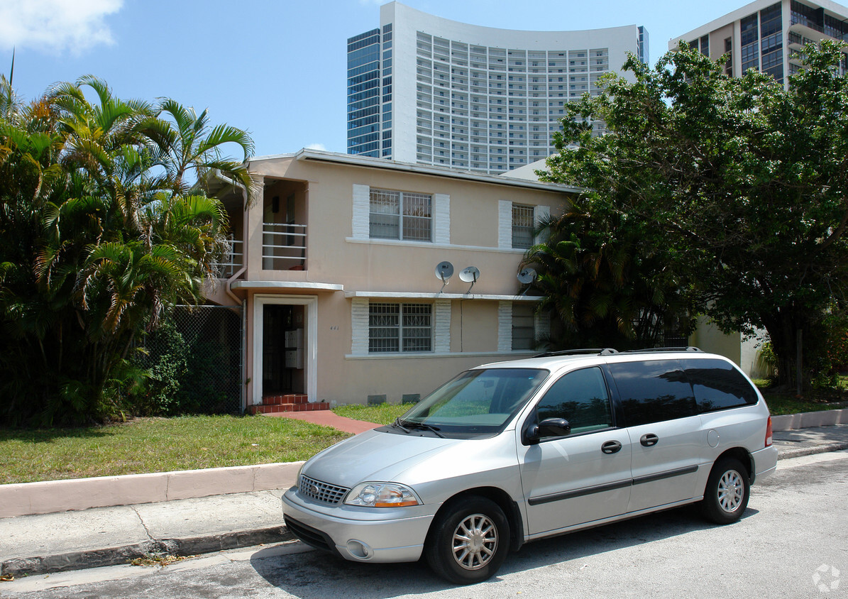 Foto principal - 441 NE 35th St