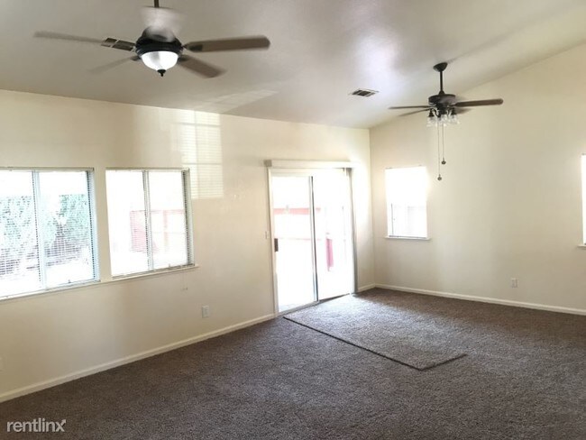 Building Photo - 3 br, 2 bath House - 568 View Point