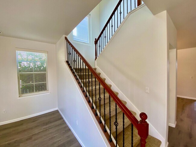 Building Photo - 4141 Aragon Way