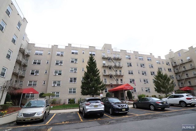 Primary Photo - 2195 N Central Rd