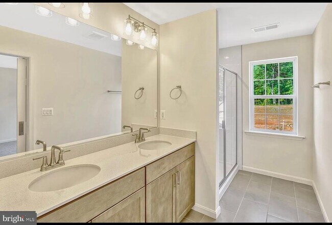 Foto del edificio - 2889 White Tail Dr