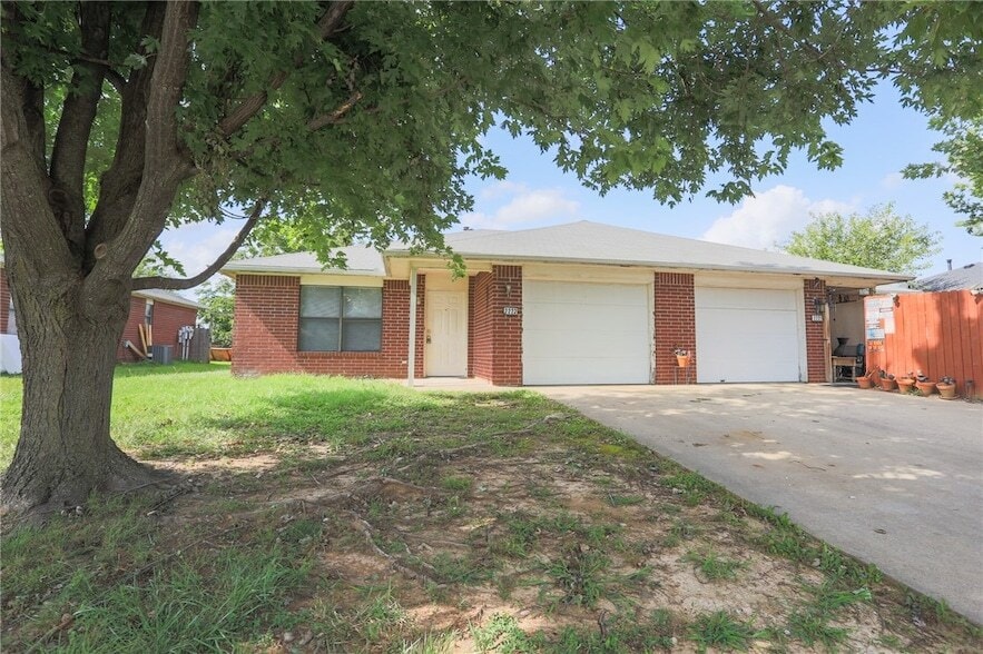 Photo - 2223 W Roselawn Street