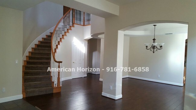 Foto del edificio - LEASED--Highland Park 5 Bedroom