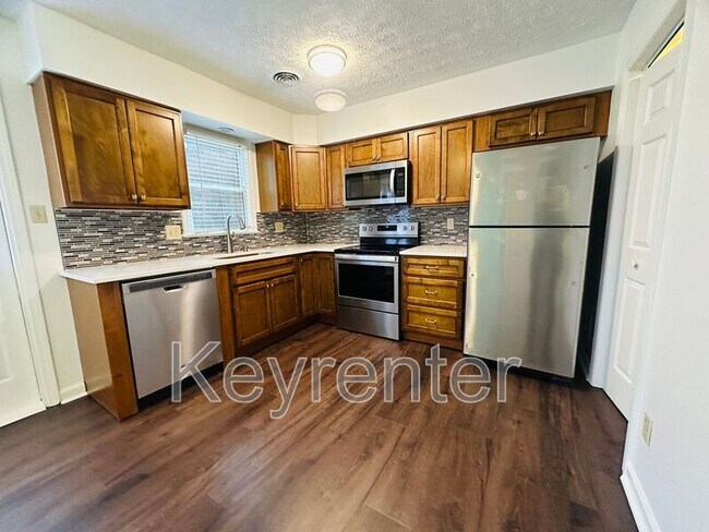 Foto del edificio - 132 Durwood Rd