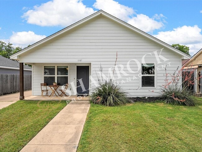 Building Photo - Downtown Waco Home