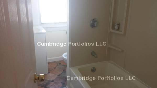 Building Photo - 342 Princeton St