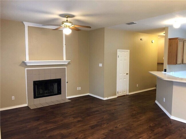 Building Photo - 8102 Willet Trail