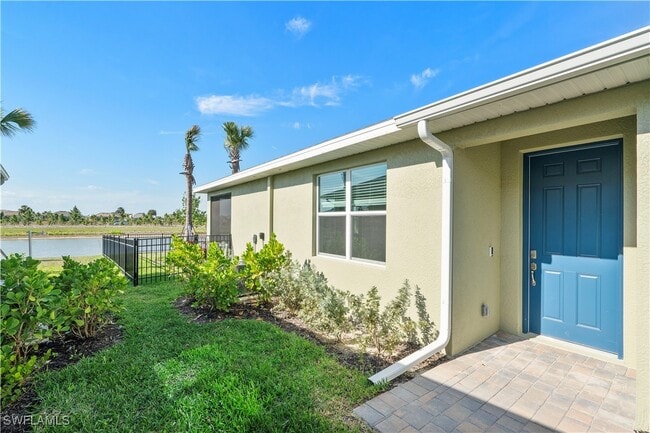 Building Photo - 43847 Blue Heron Ln