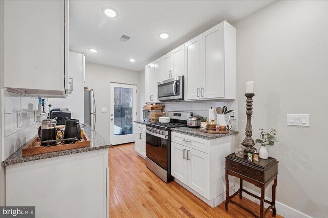 Foto del edificio - 1233 N Hollywood St