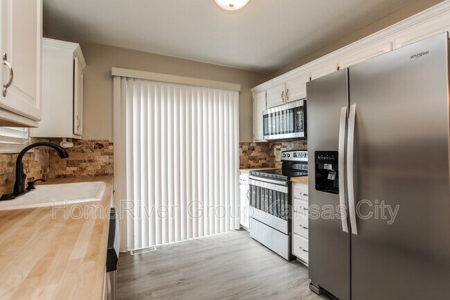 Foto del edificio - 312 Ghost Creek Ln