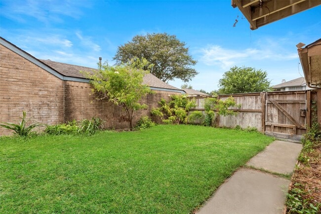 Foto del edificio - 8519 Wild Basin Dr
