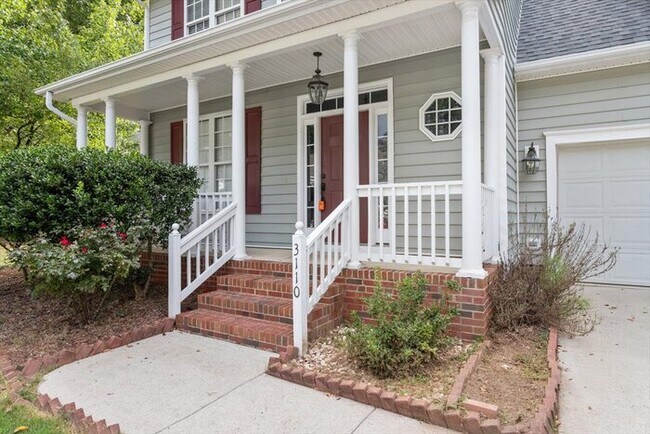 Foto del edificio - Spacious 4 Bedroom Raleigh Home - Fenced i...