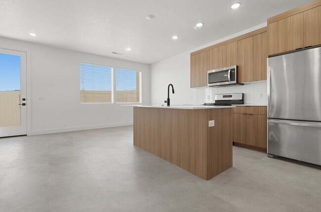 Foto del edificio - 325 S 1930 W