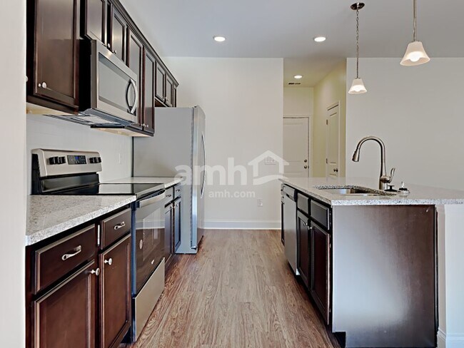 Building Photo - 1830 Produce Ln